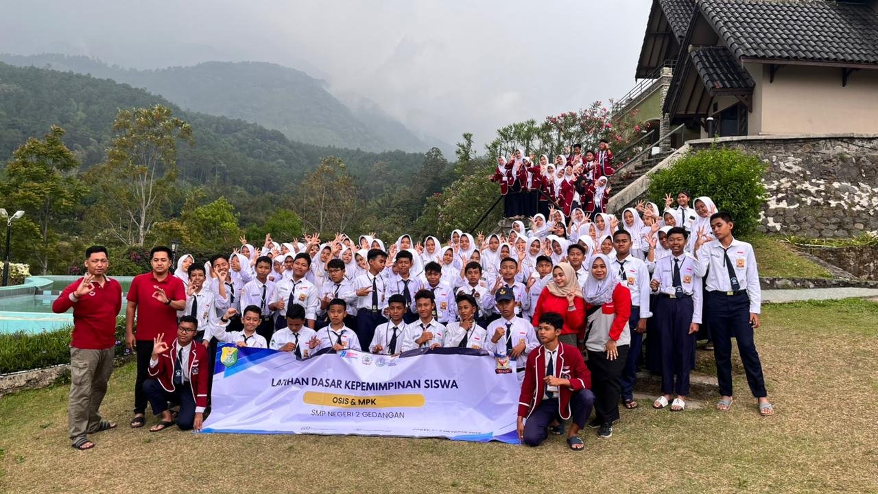 LDKS OSIS dan MPK SMP Negeri 2 Gedangan Tanamkan Jiwa Kepemimpinan Berkarakter