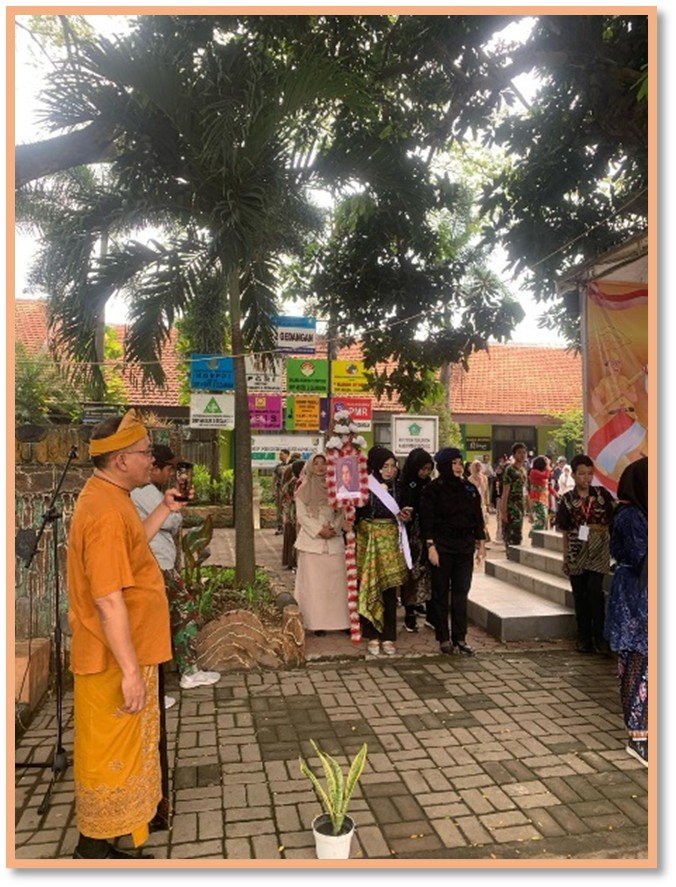 SMP Negeri 2 Gedangan Peringati Hari Pahlawan