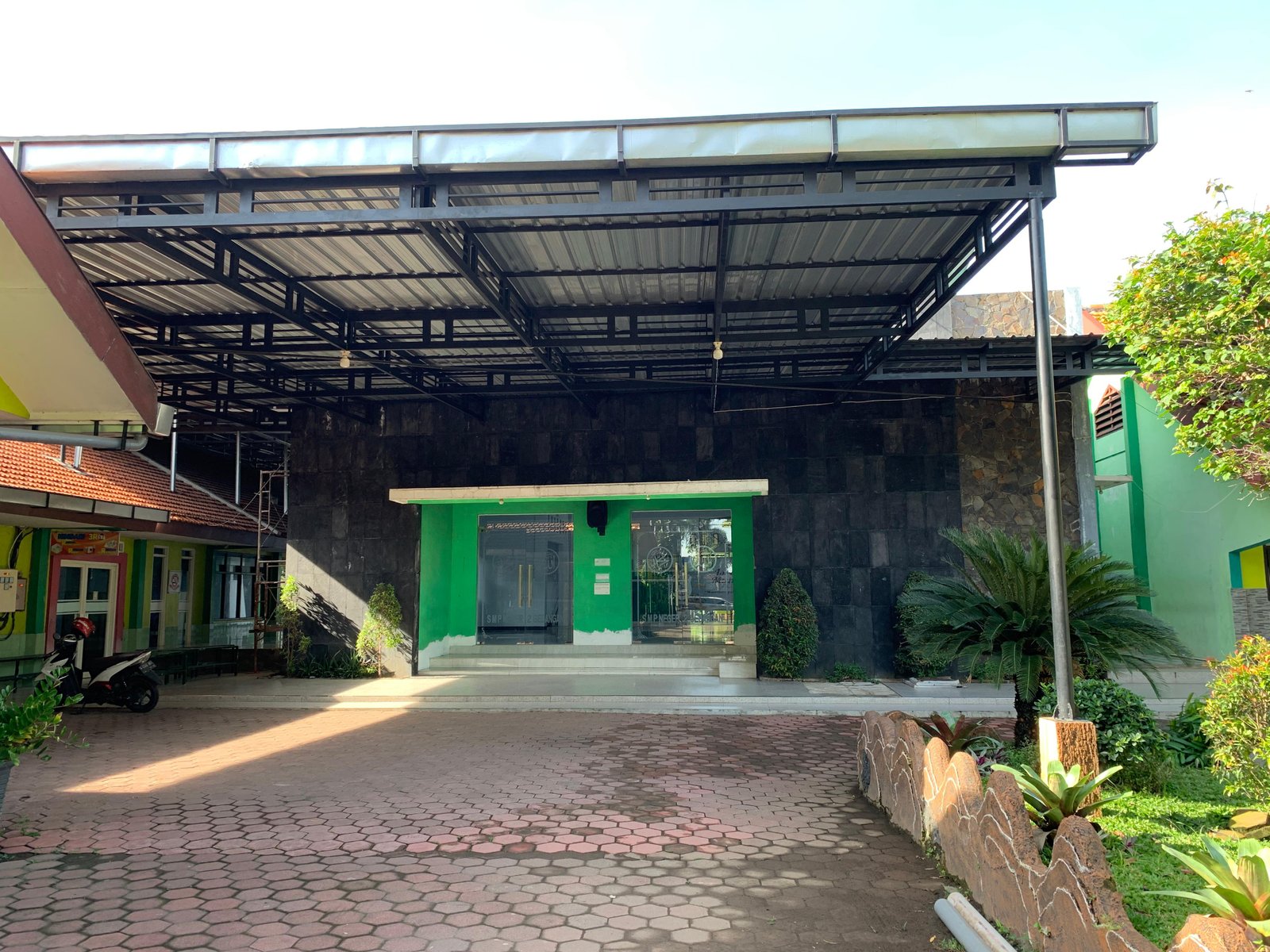 Masjid Al-Ikhlas SMPN 2 Gedangan